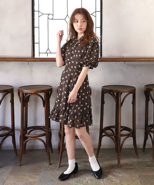 one after another NICE CLAUP（ワンアフターアナザーナイスクラップ）の「切替フリルミニワンピース（ワンピース・レディース・ブラック/ブラウン/アイボリー・FREE）」の4枚目の写真