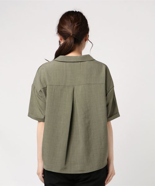 DISCOAT（ディスコート）の「リネンタッチ両ポケ開襟シャツ（シャツ/ブラウス・レディース・ベージュ/オフホワイト/カーキ・MEDIUM/LARGE）」の4枚目の写真