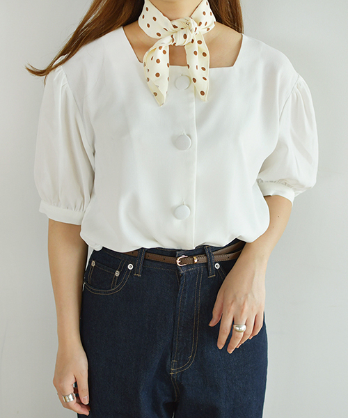 PairPair(ペアペア)の「スクエアネックBIGボタンブラウス(シャツ/ブラウス・レディース・ブラック/オフホワイト/モカ・FREE)」の6枚目の写真