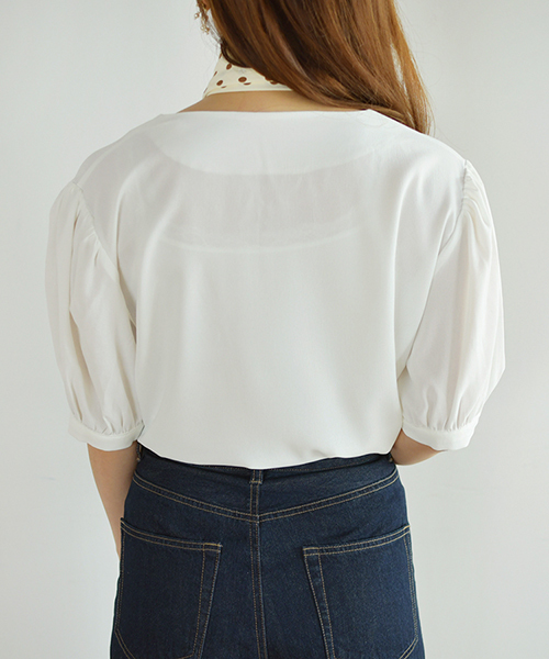 PairPair(ペアペア)の「スクエアネックBIGボタンブラウス(シャツ/ブラウス・レディース・ブラック/オフホワイト/モカ・FREE)」の8枚目の写真