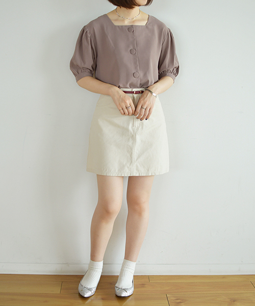 PairPair(ペアペア)の「スクエアネックBIGボタンブラウス(シャツ/ブラウス・レディース・ブラック/オフホワイト/モカ・FREE)」の9枚目の写真