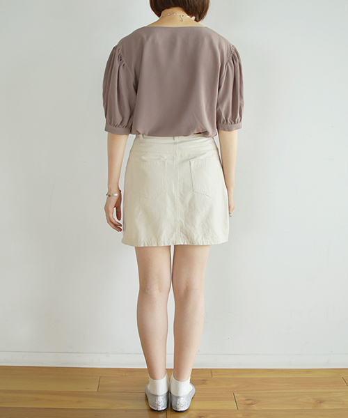 PairPair(ペアペア)の「スクエアネックBIGボタンブラウス(シャツ/ブラウス・レディース・ブラック/オフホワイト/モカ・FREE)」の10枚目の写真