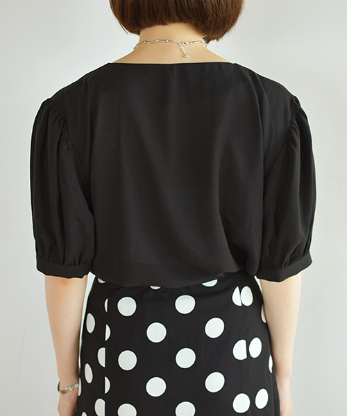 PairPair(ペアペア)の「スクエアネックBIGボタンブラウス(シャツ/ブラウス・レディース・ブラック/オフホワイト/モカ・FREE)」の19枚目の写真