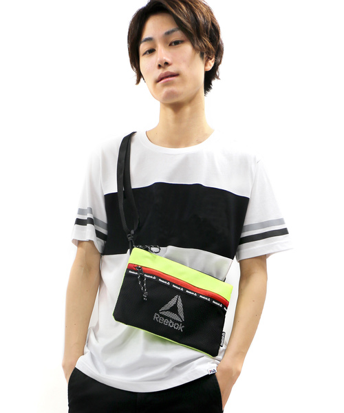 Reebok(リーボック)の「【Reebok/リ-ボック】ロゴプリント サコッシュ(ショルダーバッグ・メンズ・ブラック/レッド/イエロー・FREE)」の6枚目の写真