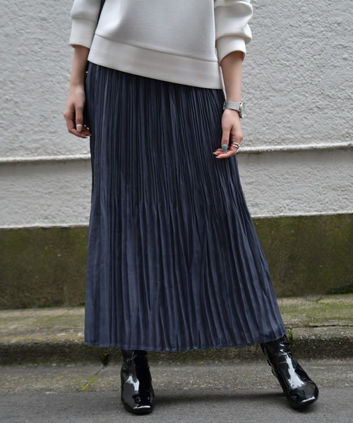 Ambre Neige(アンブルネージュ)の「ロングプリーツスカート/【WEB/EC限定商品】(スカート・レディース・ネイビー/ダークブルー/ピンクベージュ・FREE)」の8枚目の写真