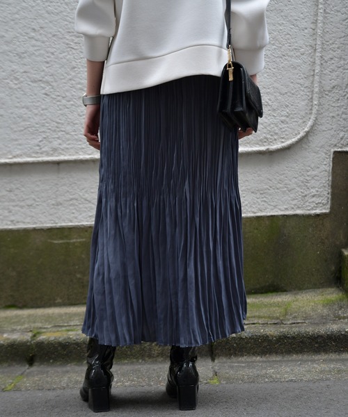 Ambre Neige(アンブルネージュ)の「ロングプリーツスカート/【WEB/EC限定商品】(スカート・レディース・ネイビー/ダークブルー/ピンクベージュ・FREE)」の10枚目の写真