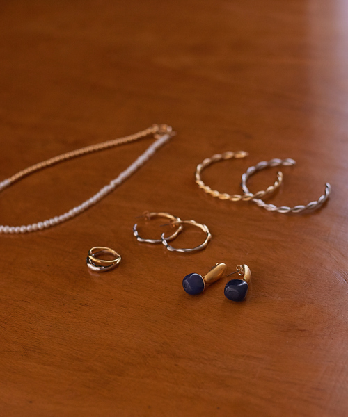 Abahouse Devinette(ドゥヴィネット)の「【9-22】配色グラデーションピアス(ピアス(両耳用)・レディース・ゴールド・フリー)」の10枚目の写真