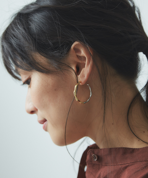 Abahouse Devinette(ドゥヴィネット)の「【9-22】配色グラデーションピアス(ピアス(両耳用)・レディース・ゴールド・フリー)」の11枚目の写真