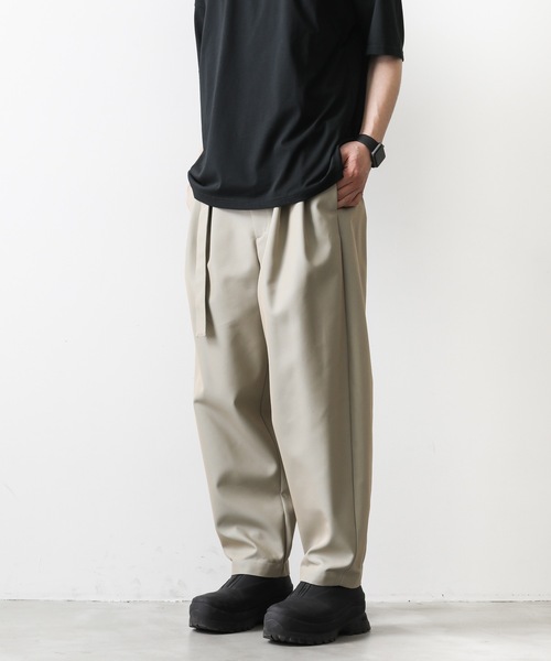 KAZUYUKI KUMAGAI ATTACHMENT(カズユキクマガイアタッチメント)の「CO/PE GABARDINE WIDE TAPERED TROUSERS(スラックス・メンズ・ブラック/ベージュ・1/2/3)」の21枚目の写真