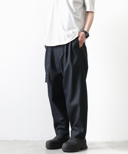 KAZUYUKI KUMAGAI ATTACHMENT(カズユキクマガイアタッチメント)の「CO/PE GABARDINE WIDE TAPERED TROUSERS(スラックス・メンズ・ブラック/ベージュ・1/2/3)」の14枚目の写真
