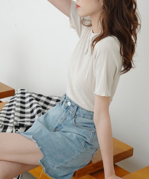 Mayree（メイリー）の「【Mayree】サテンミニプリーツトップス（Tシャツ/カットソー・レディース・ブラック/ブルー/モカ/グレイッシュベージュ/アイボリー・FREE）」の7枚目の写真