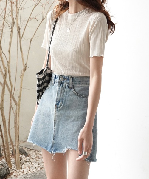 Mayree（メイリー）の「【Mayree】サテンミニプリーツトップス（Tシャツ/カットソー・レディース・ブラック/ブルー/モカ/グレイッシュベージュ/アイボリー・FREE）」の10枚目の写真