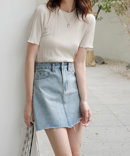 Mayree（メイリー）の「【Mayree】サテンミニプリーツトップス（Tシャツ/カットソー・レディース・ブラック/ブルー/モカ/グレイッシュベージュ/アイボリー・FREE）」の11枚目の写真