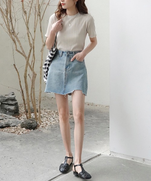 Mayree（メイリー）の「【Mayree】サテンミニプリーツトップス（Tシャツ/カットソー・レディース・ブラック/ブルー/モカ/グレイッシュベージュ/アイボリー・FREE）」の13枚目の写真