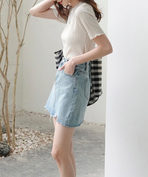 Mayree（メイリー）の「【Mayree】サテンミニプリーツトップス（Tシャツ/カットソー・レディース・ブラック/ブルー/モカ/グレイッシュベージュ/アイボリー・FREE）」の14枚目の写真