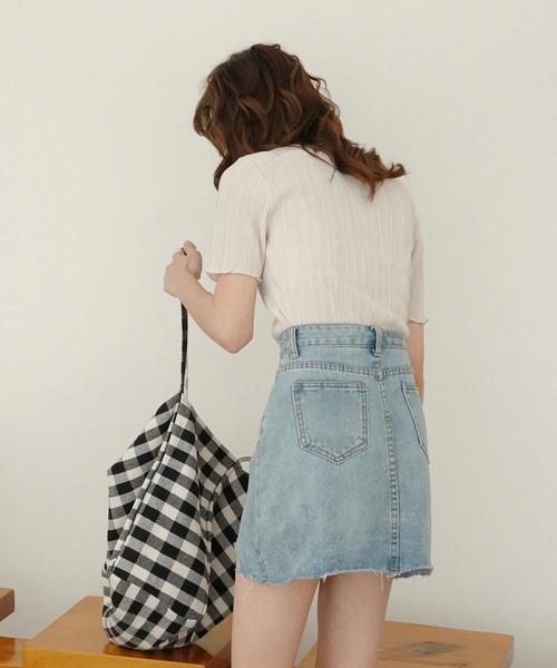 Mayree（メイリー）の「【Mayree】サテンミニプリーツトップス（Tシャツ/カットソー・レディース・ブラック/ブルー/モカ/グレイッシュベージュ/アイボリー・FREE）」の8枚目の写真