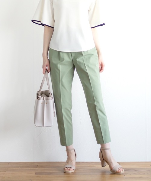 WHITE JOOLA（ホワイトジョーラ）の「PrimeFlex紫外線防止＆撥水＆接触冷感＆ストレッチ！多機能・美ラインテーパードカラーパンツ（スラックス・レディース・ホワイト/ブラック/ブルー/グリーン/イエロー/ピンク・61/64/67）」の4枚目の写真