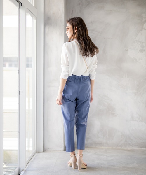 WHITE JOOLA（ホワイトジョーラ）の「PrimeFlex紫外線防止＆撥水＆接触冷感＆ストレッチ！多機能・美ラインテーパードカラーパンツ（スラックス・レディース・ホワイト/ブラック/ブルー/グリーン/イエロー/ピンク・61/64/67）」の9枚目の写真