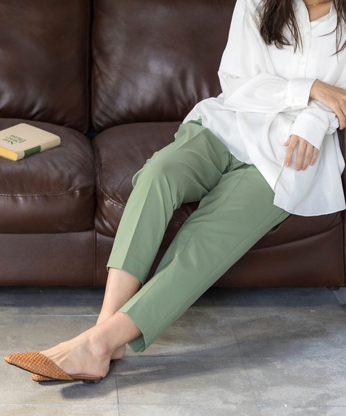 WHITE JOOLA（ホワイトジョーラ）の「PrimeFlex紫外線防止＆撥水＆接触冷感＆ストレッチ！多機能・美ラインテーパードカラーパンツ（スラックス・レディース・ホワイト/ブラック/ブルー/グリーン/イエロー/ピンク・61/64/67）」の21枚目の写真