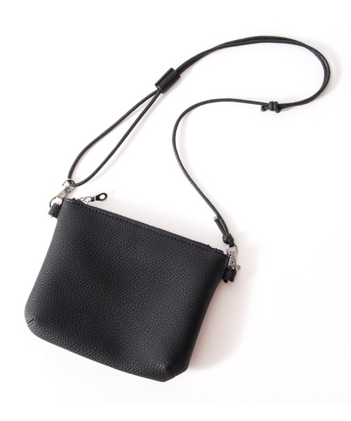 DEVICE（デバイス）の「【インフルエンサー sei ×DEVICE コラボ】Rename  フェイクレザーシンプル サコッシュバッグ（ショルダーバッグ・メンズ・ブラック・FREE）」の12枚目の写真