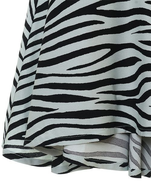 Candy Stripper(キャンディストリッパー)の「ZEBRA VOLUME スカート(スカート・レディース・グリーン/ホワイト・2)」の5枚目の写真