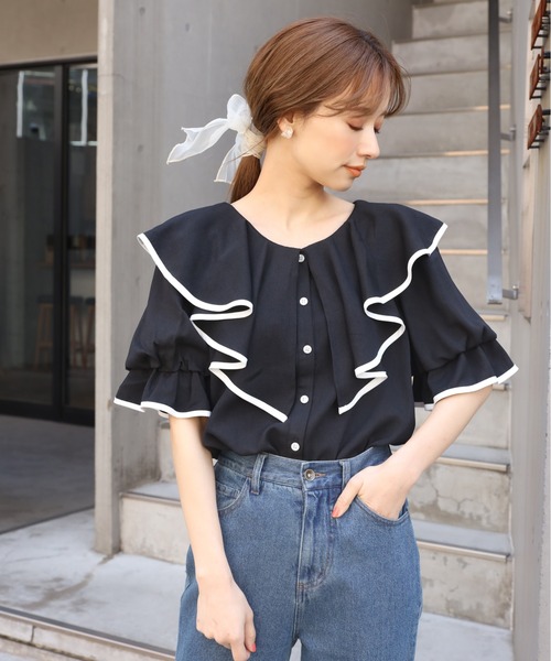 one after another NICE CLAUP（ワンアフターアナザーナイスクラップ）の「パイピングフリルブラウス（シャツ/ブラウス・レディース・ブラック/オフホワイト・FREE）」の5枚目の写真