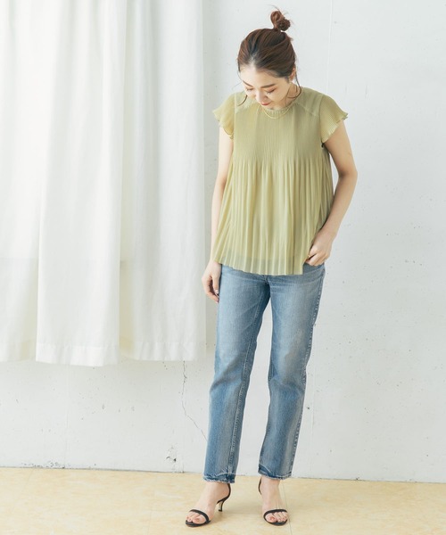 URBAN RESEARCH ROSSO（アーバンリサーチロッソ）の「『一部WEB限定カラー』ランダムプリーツフレンチスリーブブラウス（シャツ/ブラウス・レディース・ブラック/オフホワイト/グリーン系その他/イエロー系その他・FREE）」の16枚目の写真