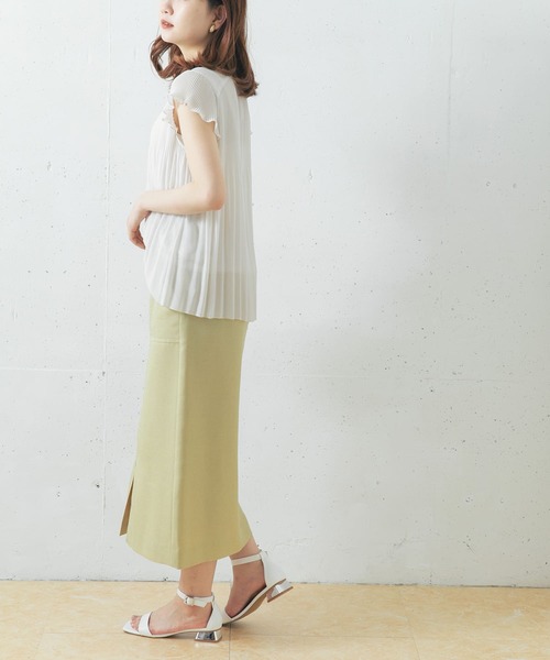 URBAN RESEARCH ROSSO（アーバンリサーチロッソ）の「『一部WEB限定カラー』ランダムプリーツフレンチスリーブブラウス（シャツ/ブラウス・レディース・ブラック/オフホワイト/グリーン系その他/イエロー系その他・FREE）」の9枚目の写真