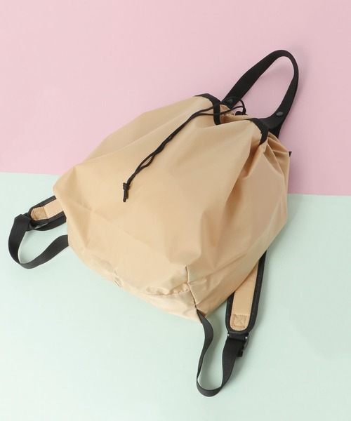 KBF（ケイビーエフ）の「KBFBOX　ナイロン巾着リュック∴（バックパック/リュック・レディース・ベージュ・ONE）」の2枚目の写真