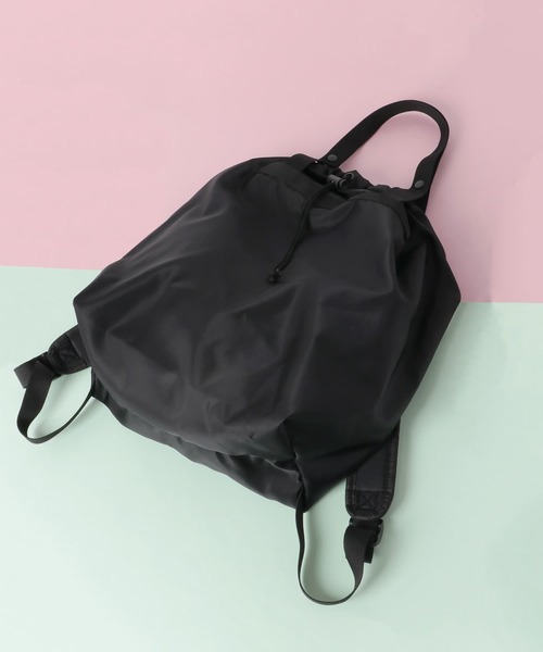 KBF（ケイビーエフ）の「KBFBOX　ナイロン巾着リュック∴（バックパック/リュック・レディース・ベージュ・ONE）」の3枚目の写真