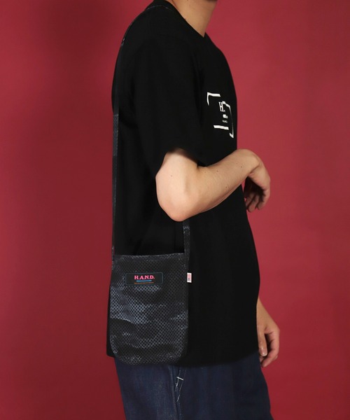 H.A.N.D.（エイチエーエヌディー）の「[H.A.N.D. / エイチエーエヌディー]　US CAMOUFLAGE POUCH（ショルダーバッグ・メンズ・ネイビー/オリーブ・FREE）」の12枚目の写真