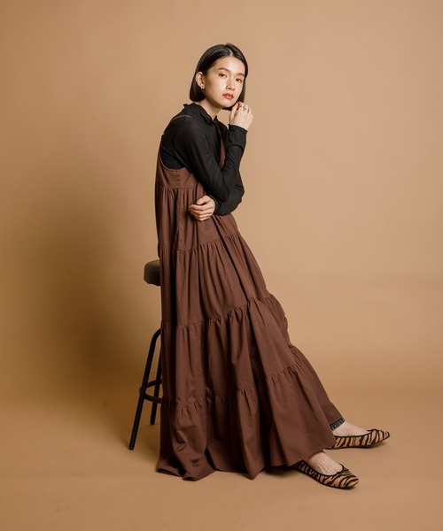 CIENA（シエナ）の「ティアードキャミワンピース（ワンピース・レディース・ブラック/ブラウン/ダークオレンジ・FREE）」の2枚目の写真