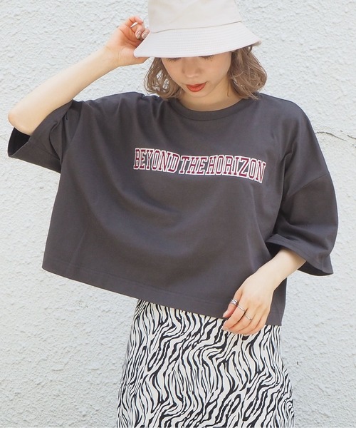 tiptop（ティップトップ）の「2021SS ロゴタタキツケカレッジショート丈Tシャツ（Tシャツ/カットソー・レディース・ブラック/ダークグリーン/オフホワイト・FREE）」の9枚目の写真