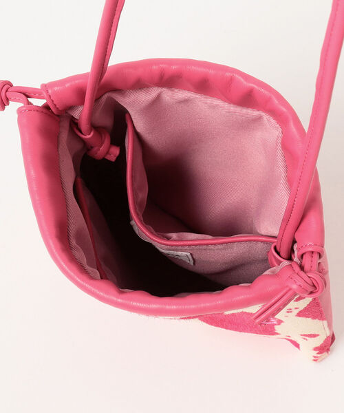 Ray BEAMS(レイビームス)の「Ray BEAMS / COW柄 巾着 バッグ(ショルダーバッグ・レディース・ブラック/ピンク・ONE SIZE)」の16枚目の写真