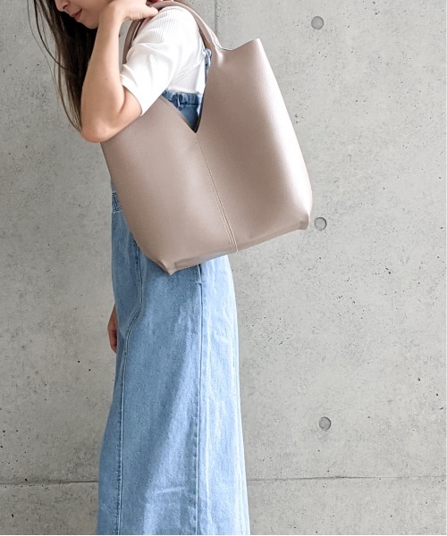 Per sist ence（パーシエンス）の「トライアングルカットトートバッグ（トートバッグ・レディース・ベージュ/グレイッシュベージュ/ライトグレー/ブラック/グレー/シルバー/アイボリー・FREE）」の6枚目の写真