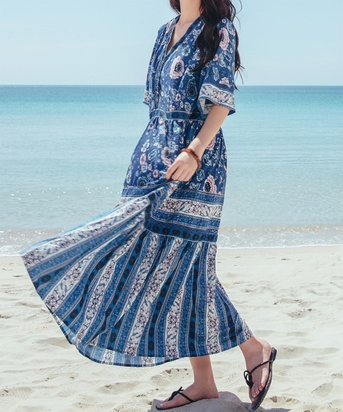 TeddyShop(テディショップ)の「レディース 花柄リゾートロングワンピース(ワンピース・レディース・ブルー・ONE SIZE)」の1枚目の写真