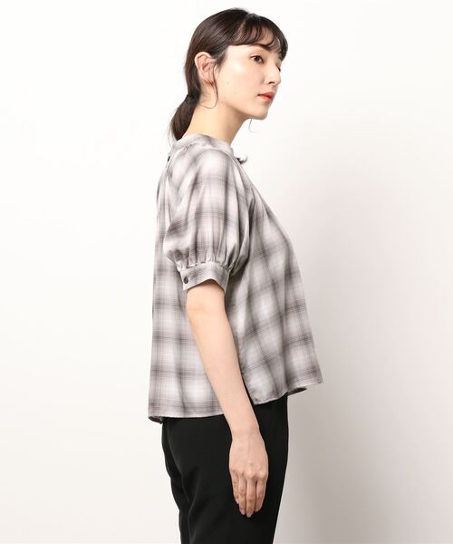 NATURAL BEAUTY BASIC（ナチュラルビューティーベーシック）の「オンブレチェックブラウス（シャツ/ブラウス・レディース・グレー系その他/ブラウン系その他・SMALL/MEDIUM）」の4枚目の写真