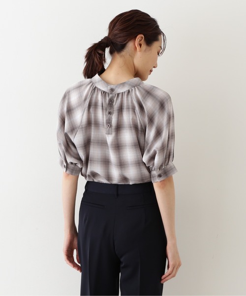NATURAL BEAUTY BASIC（ナチュラルビューティーベーシック）の「オンブレチェックブラウス（シャツ/ブラウス・レディース・グレー系その他/ブラウン系その他・SMALL/MEDIUM）」の8枚目の写真