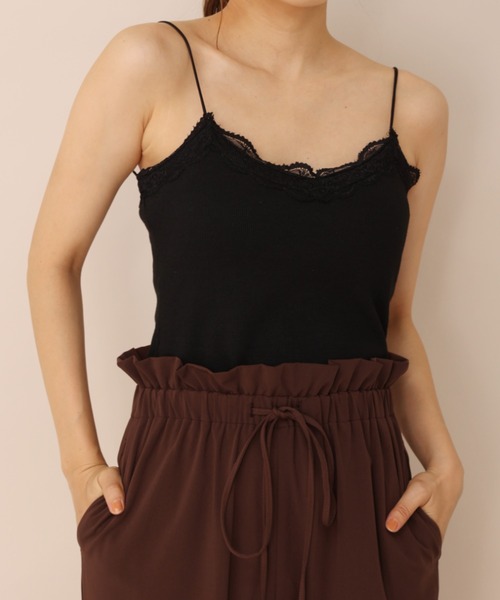 one after another NICE CLAUP(ワンアフターアナザーナイスクラップ)の「カップ付きキャミソールレースインナー(キャミソール・レディース・ブラック/グレー/オフホワイト/ピンク・FREE)」の3枚目の写真