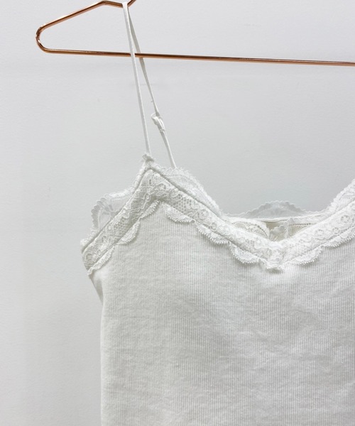 one after another NICE CLAUP(ワンアフターアナザーナイスクラップ)の「カップ付きキャミソールレースインナー(キャミソール・レディース・ブラック/グレー/オフホワイト/ピンク・FREE)」の12枚目の写真