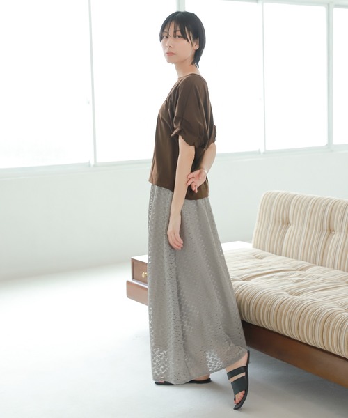 LAKOLE（ラコレ）の「バルファレースフレアロングスカート / 217616（スカート・レディース・スミクロ/アッシュグレー/モカ・SMALL/MEDIUM）」の17枚目の写真