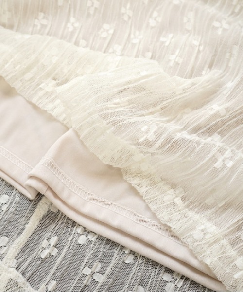 flower(フラワー)の「チュールブルームスカート(スカート・レディース・ベージュ/アイボリー・FREE)」の6枚目の写真