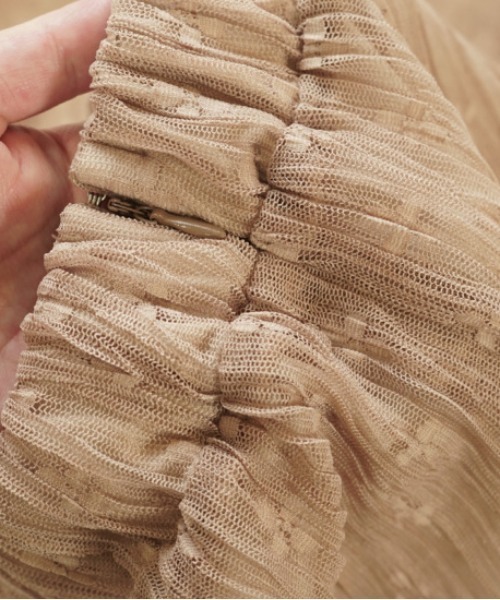 flower(フラワー)の「チュールブルームスカート(スカート・レディース・ベージュ/アイボリー・FREE)」の3枚目の写真