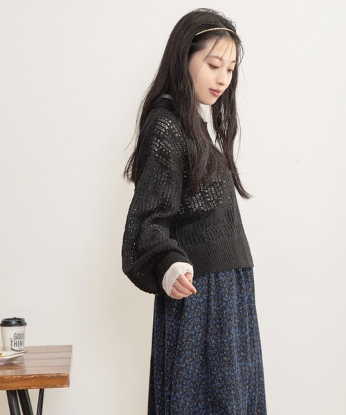 Mysa&Liina(ミーサリーナ)の「スカシ柄ショート丈ニット(ニット/セーター・レディース・ブラック/ブルー/グレイッシュベージュ・M)」の7枚目の写真