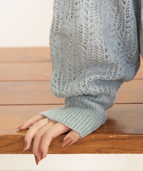 Mysa&Liina(ミーサリーナ)の「スカシ柄ショート丈ニット(ニット/セーター・レディース・ブラック/ブルー/グレイッシュベージュ・M)」の6枚目の写真