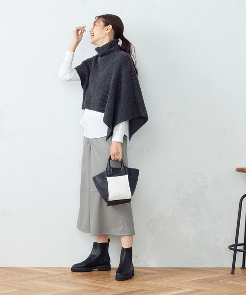 COMME CA ISM（コムサイズム）の「サイドゴアショートブーツ（ブーツ・レディース・ブラック・23.5cm/24.5cm）」の4枚目の写真
