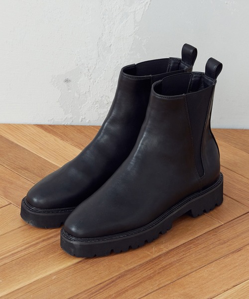 COMME CA ISM（コムサイズム）の「サイドゴアショートブーツ（ブーツ・レディース・ブラック・23.5cm/24.5cm）」の5枚目の写真