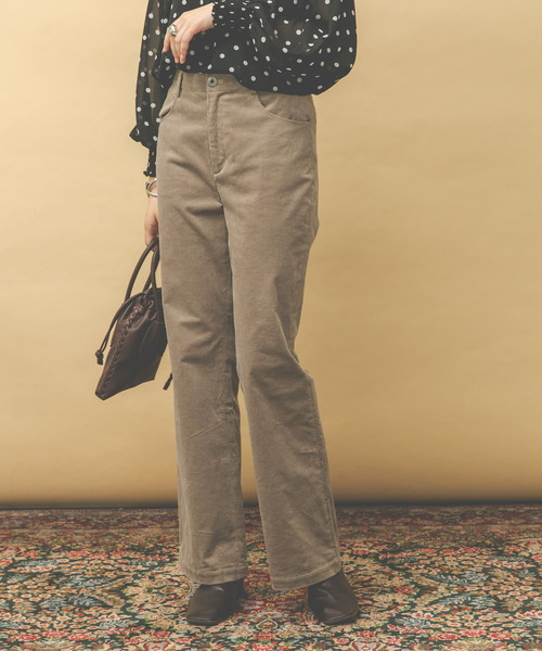 UR Lab.(アーバンリサーチラボ)の「『34サイズ/低身長向けも展開』コーデュロイフレアパンツ(その他パンツ・レディース・ブルー/ベージュ系その他・34/36/38)」の2枚目の写真