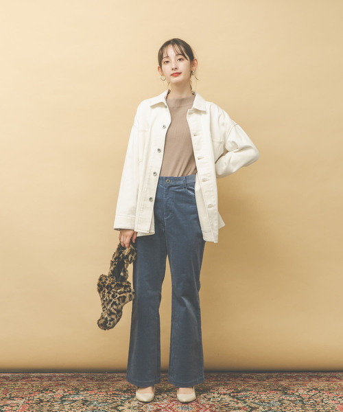 UR Lab.(アーバンリサーチラボ)の「『34サイズ/低身長向けも展開』コーデュロイフレアパンツ(その他パンツ・レディース・ブルー/ベージュ系その他・34/36/38)」の3枚目の写真