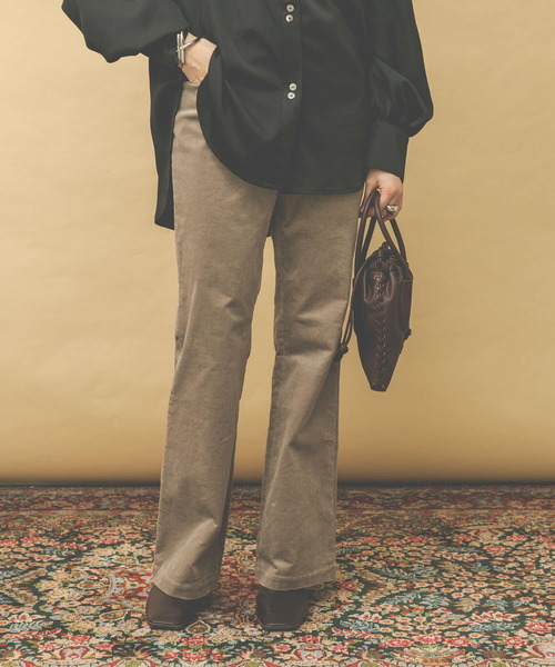 UR Lab.(アーバンリサーチラボ)の「『34サイズ/低身長向けも展開』コーデュロイフレアパンツ(その他パンツ・レディース・ブルー/ベージュ系その他・34/36/38)」の7枚目の写真